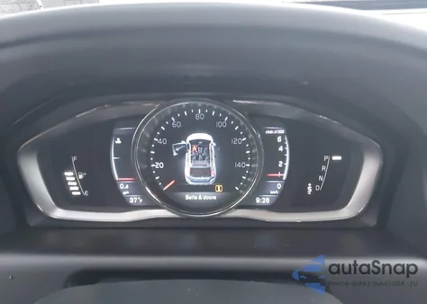 2016 Volvo Xc60 T5 Drive-E Premier z USA, uszkodzony, nr VIN YV440MDKXG2831215